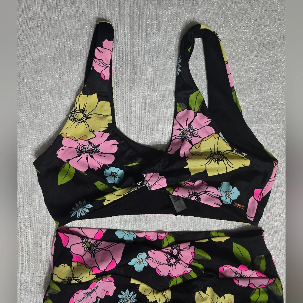 Victoria's Secret Floral Bikini Top & Botton Set - Picture 2 of 15